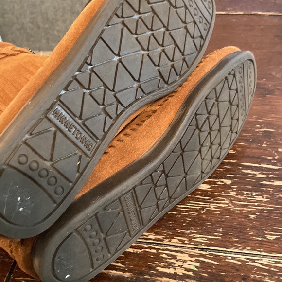 Minnetonka leather moccasin booties size 6 - Picture 5 of 9